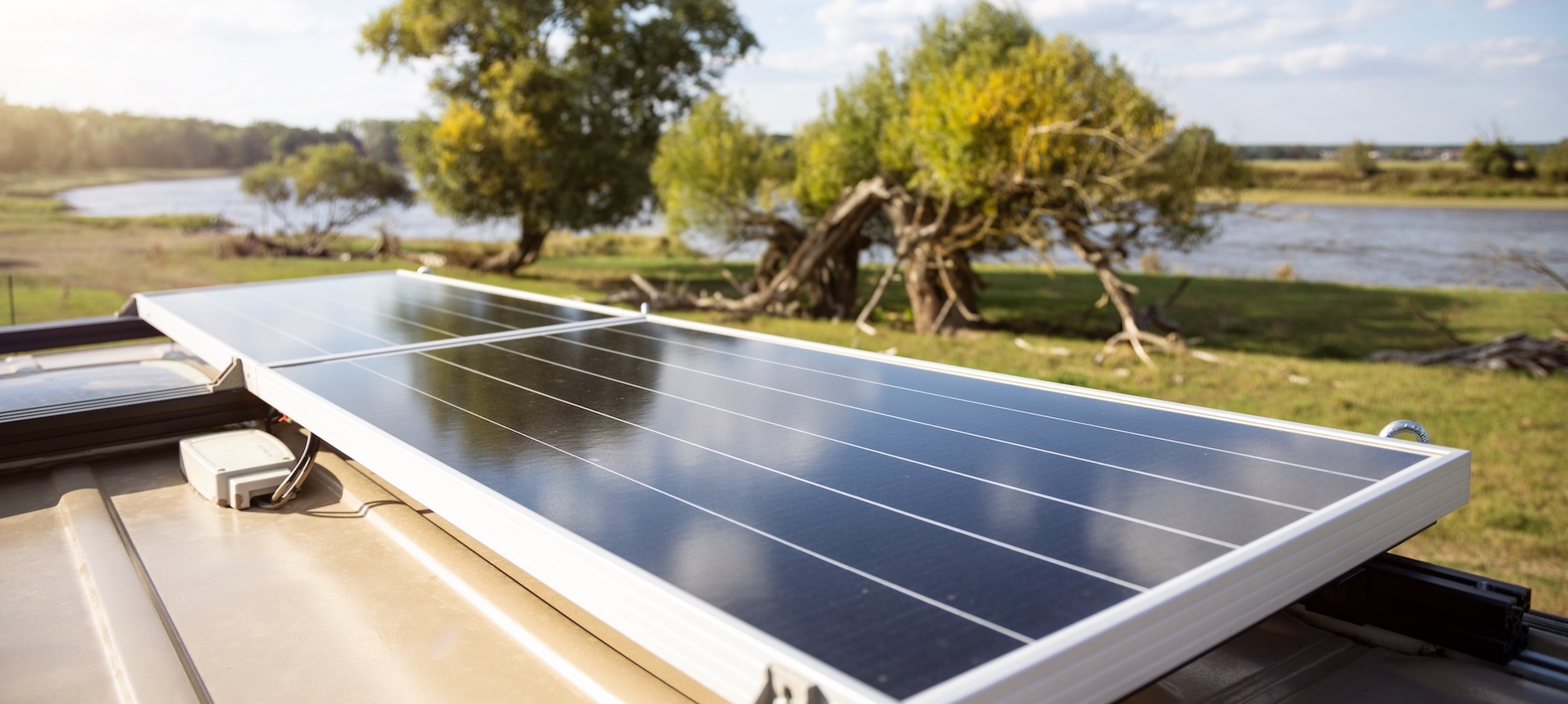 Solar,Panel,On,The,Roof,Of,A,Camper,Van,Parked